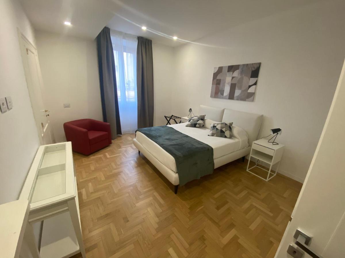 Colosseum Rome Guest House Luil Bagian luar foto