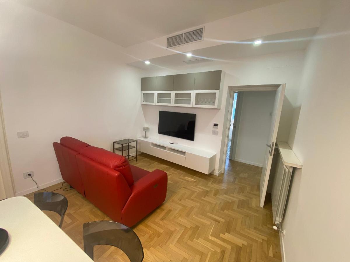 Colosseum Rome Guest House Luil Bagian luar foto