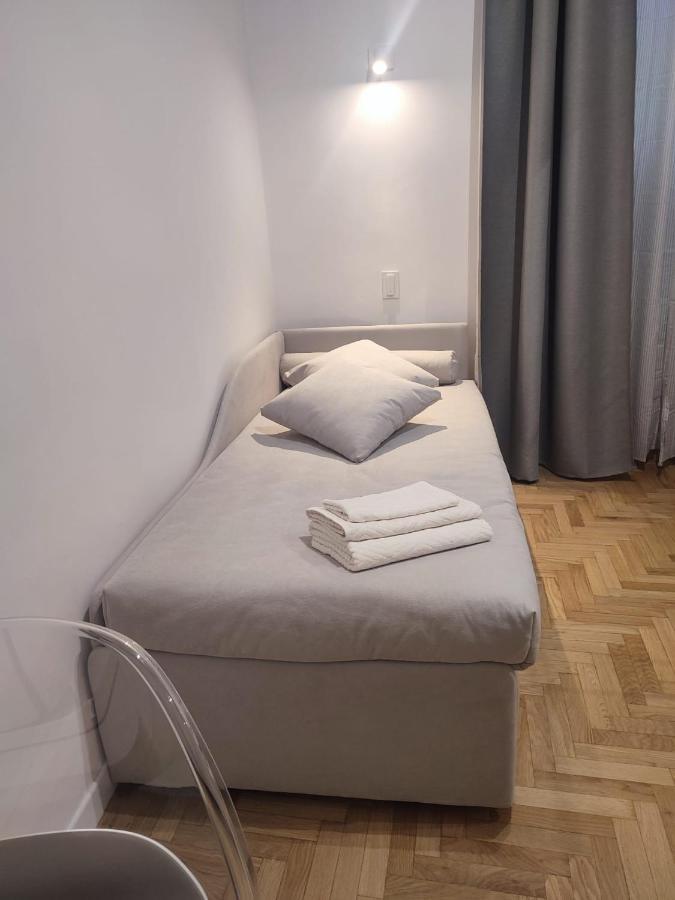 Colosseum Rome Guest House Luil Bagian luar foto