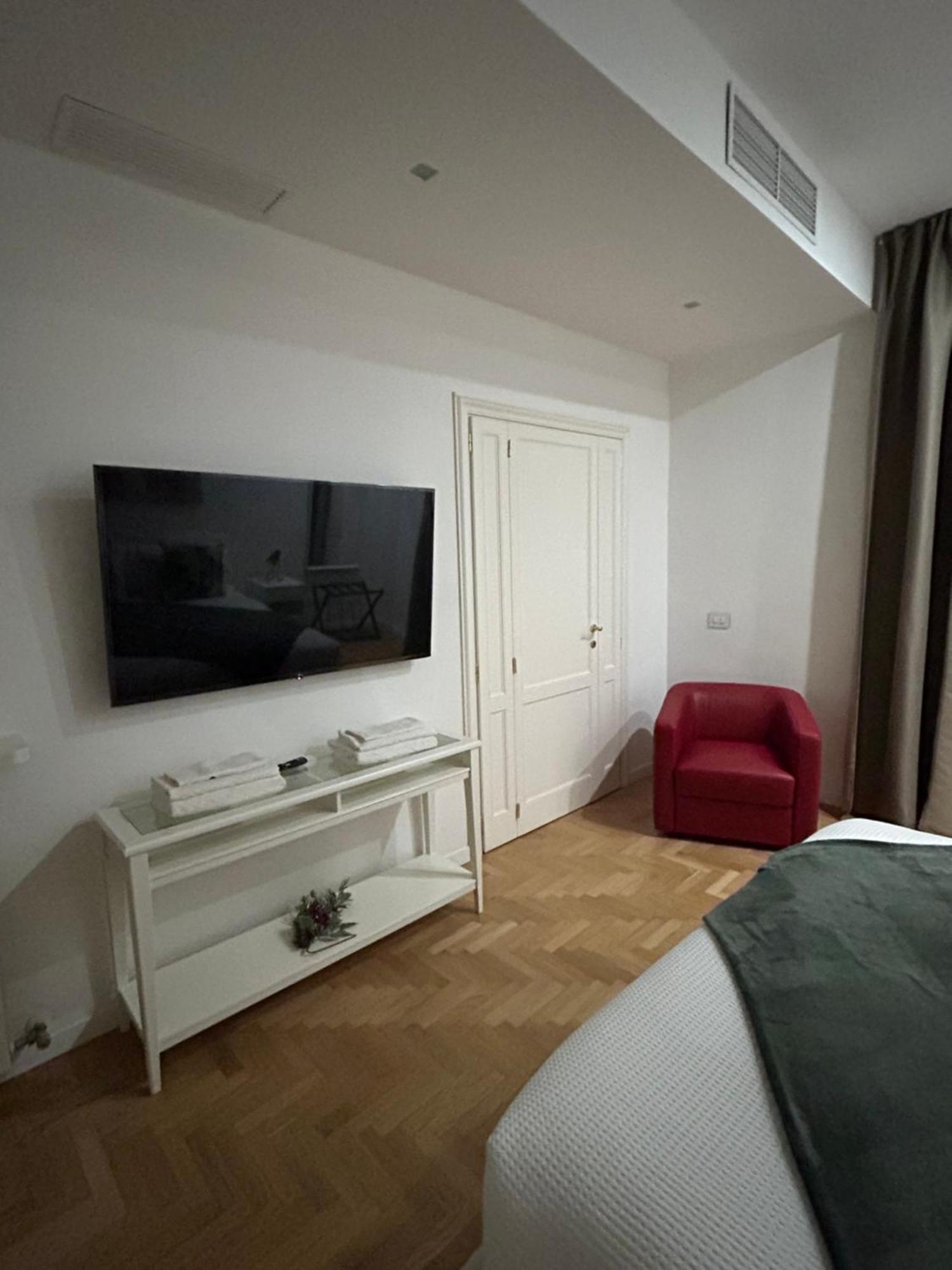 Colosseum Rome Guest House Luil Bagian luar foto